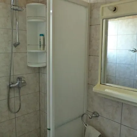 Mit Balkon- Fuer Fuenf Personen By Interhome Apartamento Pula