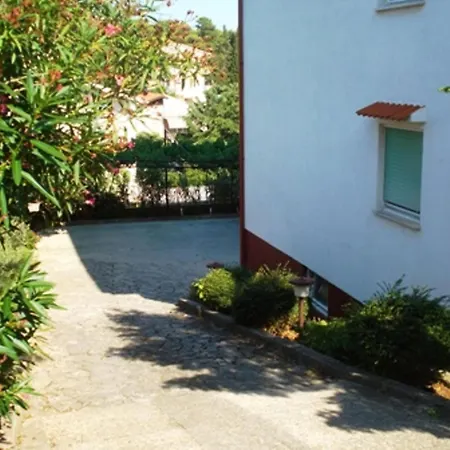 Apartment Mit Balkon- Fuer Fuenf Personen By Interhome