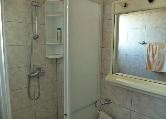 Mit Balkon- Fuer Fuenf Personen By Interhome Apartamento Pula