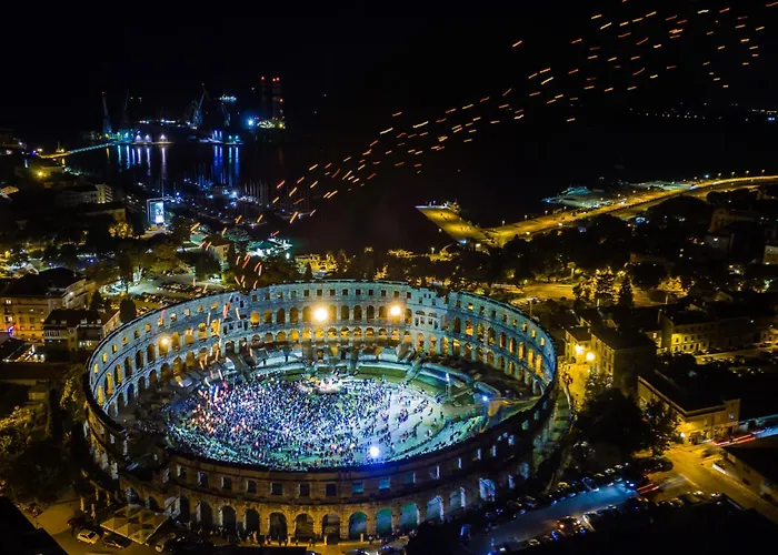 Mit Balkon- Fuer Fuenf Personen By Interhome Apartamento *