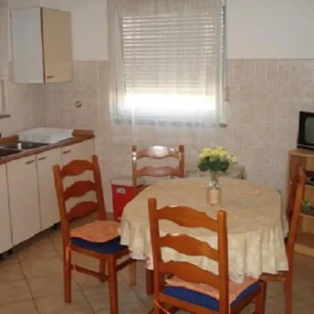 Apartment Mit Balkon- Fuer Fuenf Personen By Interhome *