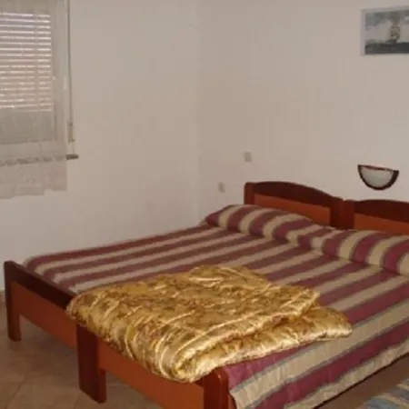 Mit Balkon- Fuer Fuenf Personen By Interhome *