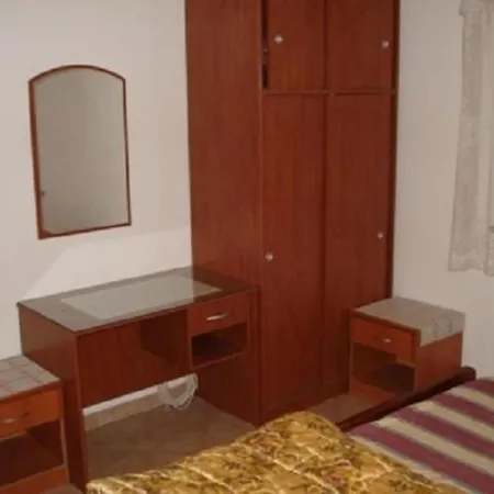 Apartment Mit Balkon- Fuer Fuenf Personen By Interhome Pula