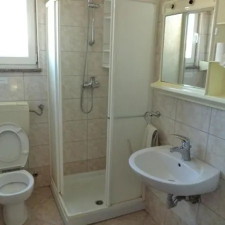 Apartment Mit Balkon- Fuer Fuenf Personen By Interhome Pula