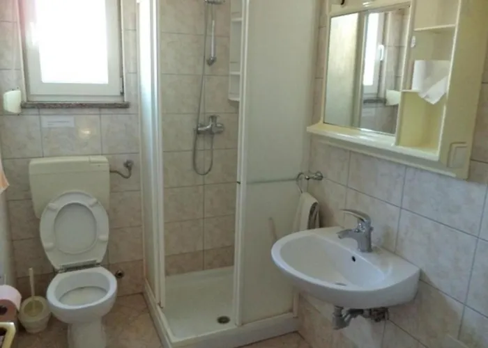 Apartment Mit Balkon- Fuer Fuenf Personen By Interhome Pula