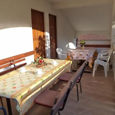 Mit Balkon- Fuer Fuenf Personen By Interhome Pula